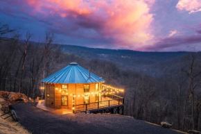 Skyline Yurt: Hot Tub~Wood Stove~WiFi~EVcharger
